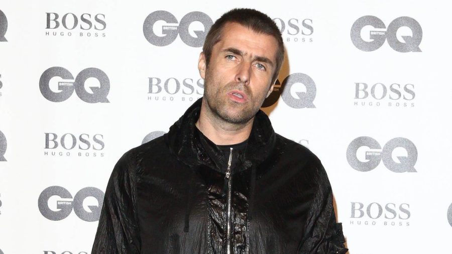 Liam Gallagher wartet auf eine bestimmte Geste seines Bruder Noel. (stk/spot)