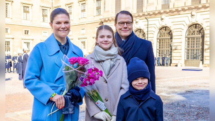 Victoria von Schweden mit Ehemann Daniel von Schweden und den Kindern Oscar und Estelle. (jom/spot)