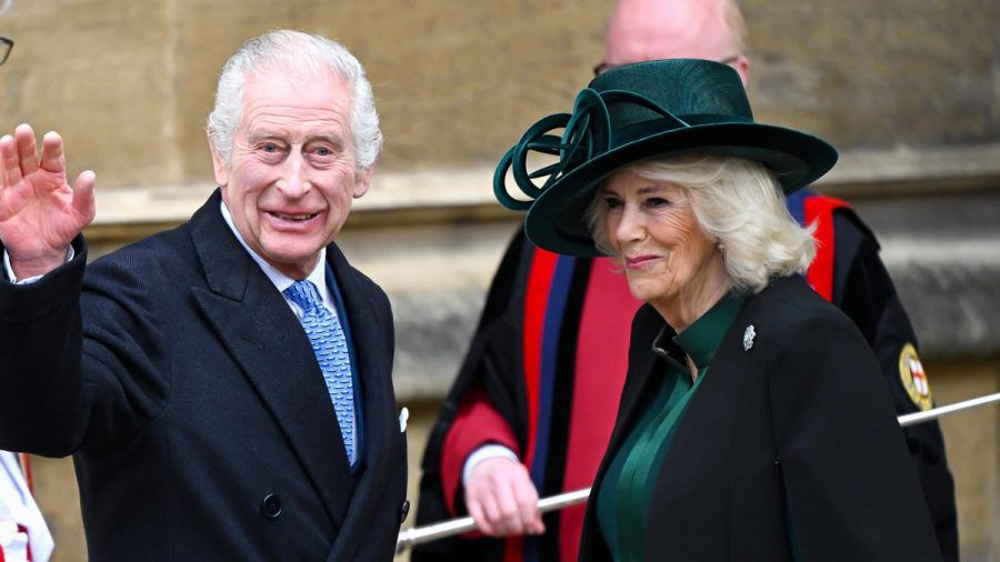 Gut drauf und nahezu erholt: König Charles und Königin Camilla vor dem Ostergottesdienst 2024. (mia/spot)