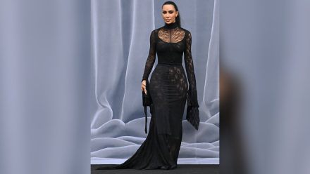 Kim Kardashian bei der Paris Fashion Week. (hub/spot)