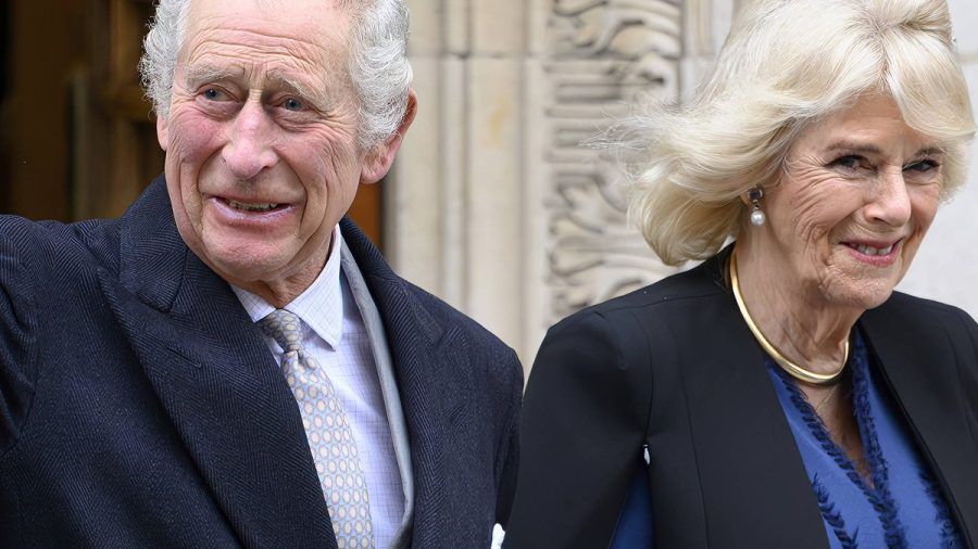 König Charles III., hier neben Königin Camilla, soll trotz seiner Krebserkrankung ein Erscheinen beim traditionellen Ostergottesdienst auf Schloss Windsor erwägen. (lau/spot)
