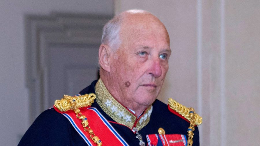 Erleichterung in Norwegen: König Harald V. ist nach seinem Krankenhaus-Aufenthalt in Malaysia wieder in der Heimat. (ae/spot)