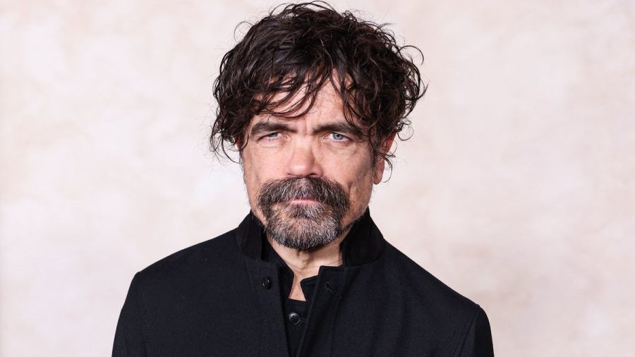 Peter Dinklage wird in "Wicked" auch seine Gesangskünste unter Beweis stellen. (stk/spot)