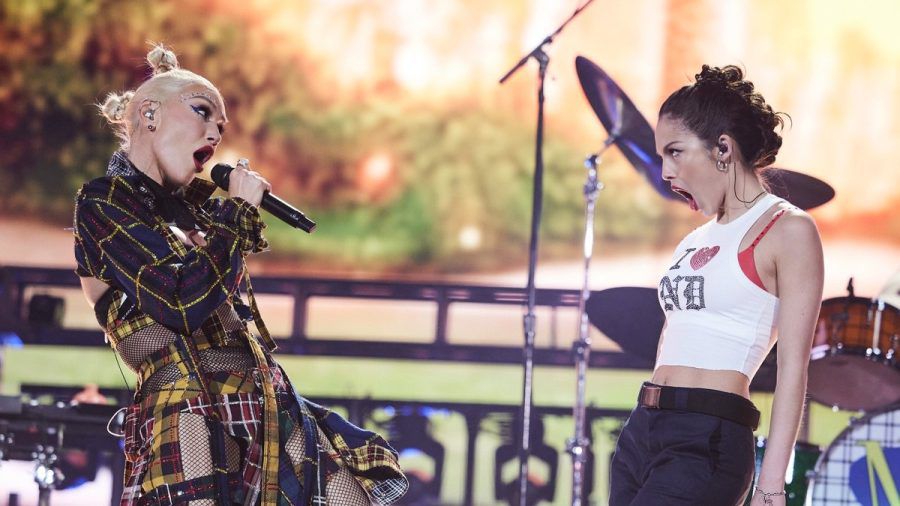 Gwen Stefani (l.) von No Doubt teilte sich die Bühne mit Olivia Rodrigo. (smi/spot)