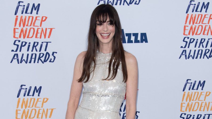Inzwischen kann Anne Hathaway entspannt lachen - wie hier im Februar bei den Film Independent Spirit Awards in Santa Monica. (ae/spot)