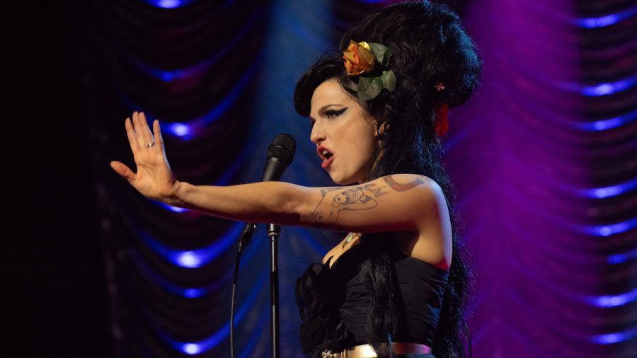 Perfekt gecastet: Marisa Abela spielt in "Back o Black" Amy Winehouse. (stk/spot)