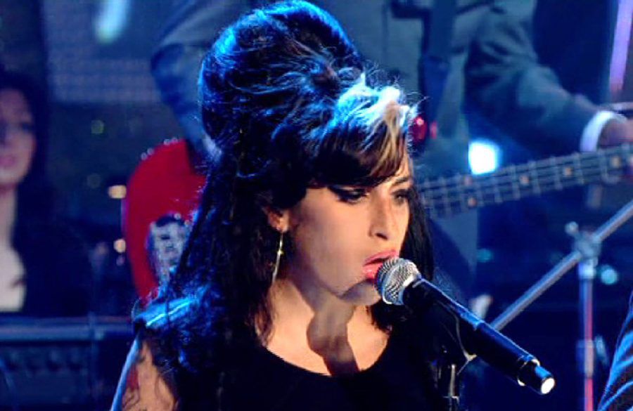 Amy Winehouse - Strictly Come Dancing 2009 - Famous BangShowbiz