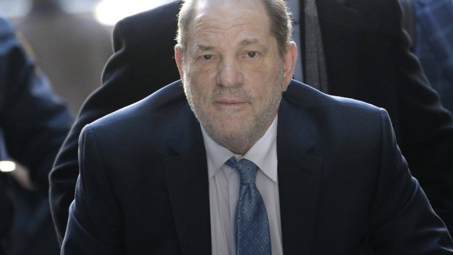 Harvey Weinstein während seines Gerichtsprozesses 2020 in New York. (lau/spot)