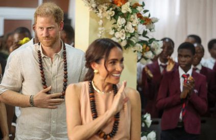 Prinz Harry und Herzogin Meghan sind in Nigeria angekommen. (ncz/spot)