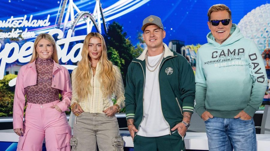 Die Jury der 21. Staffel von "Deutschland sucht den Superstar" am ersten Drehtag im Europa-Park: Beatrice Egli, Loredana, Pietro Lombardi und Dieter Bohlen. (v.l.) (wue/spot)