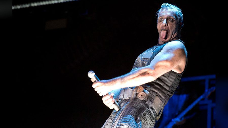 Till Lindemann steht mit seiner Band Rammstein bis Sonntag viermal in Dresden auf der Bühne. (dr/spot)