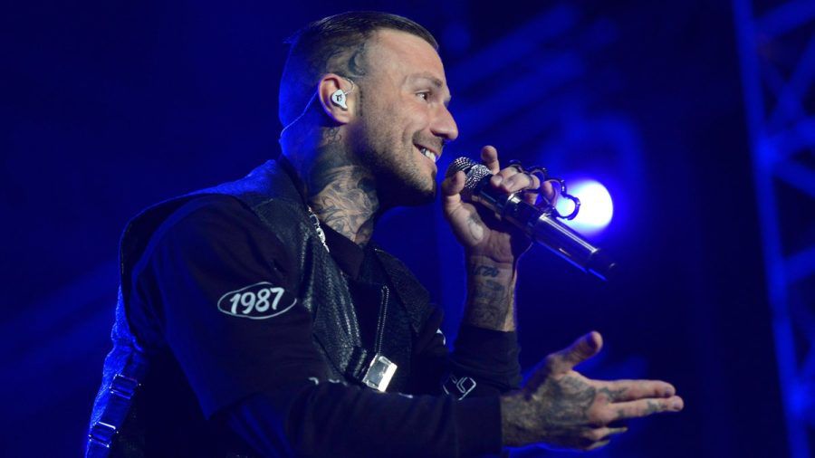 Der Rapper Kontra K hat die deutsche Nationalmannschaft besucht. (hub/spot)
