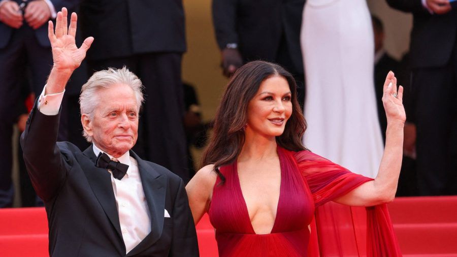 Michael Douglas und Catherine Zeta-Jones wollen ihre Villa verkaufen. (eyn/spot)