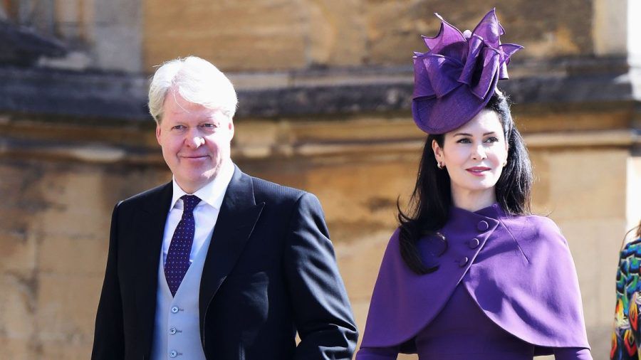 Earl Charles Spencer mit seiner baldigen dritten Ex-Ehefrau Karen Spencer bei der Hochzeit von Prinz Harry und Herzogin Meghan im Jahr 2018. (the/spot)