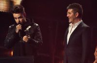 Liam Payne (li.) und Simon Cowell bei den Brit Awards 2017. (jom/spot)