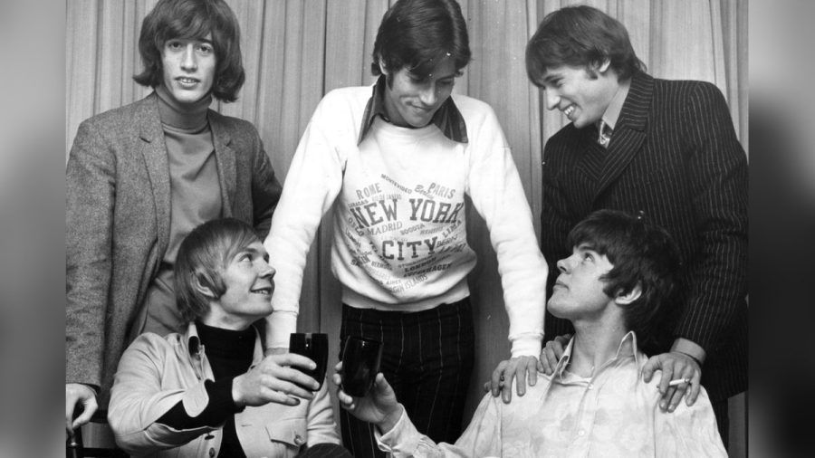 Colin Petersen (links unten) mit den Bee Gees. (smi/spot)