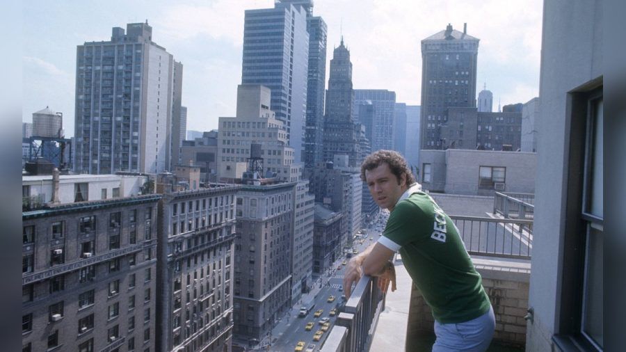 Fußball-Superstar Franz Beckenbauer nach seinem Wechsel zu New York Cosmos Ende der 1970er (tj/spot)