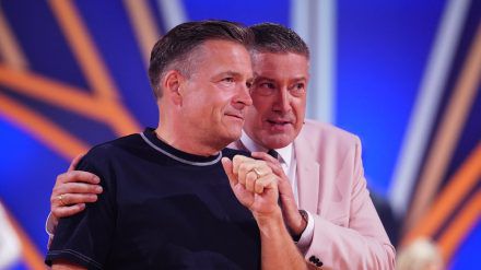 "Let's Dance"-Stimme Patrick Linke (l.) und Jurymitglied Joachim Llambi. (ili/spot)