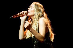 LeAnn Rimes - O2 Arena 2024 - Famous BangShowbiz