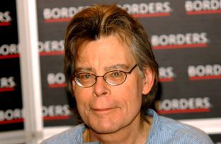 Stephen King - NOVEMBER 2006 - London Book Signing - FAMOUS BangShowbiz