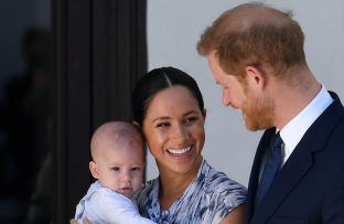 Prince Harry Meghan and Archie - Cape Town September 2019 - Photosot BangShowbiz