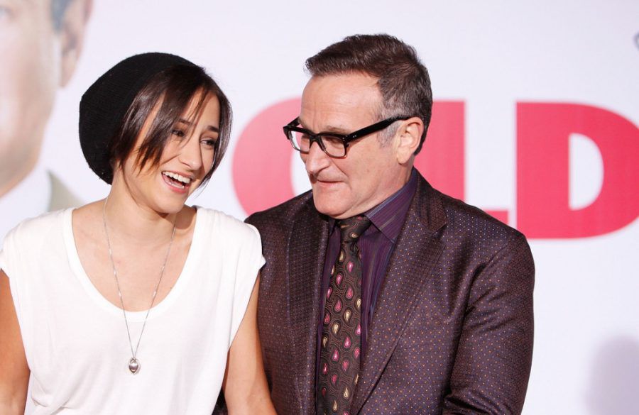 Robin Williams and daughter Zelda Williams - Nov 2009 - Hollywood, California - Getty BangShowbiz