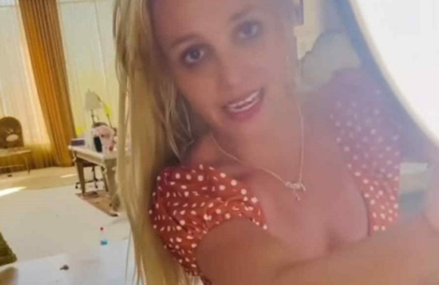Britney Spears in messy house - ONE USE Instagram - August 2025 BangShowbiz