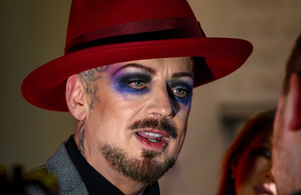 Boy-George-ist-bereit-zum-hemmungslosen-Schlemmen
