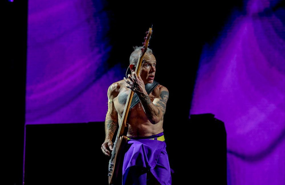 Red-Hot-Chili-Peppers-Star-Flea-k-ndigt-Solo-Deb-talbum-an