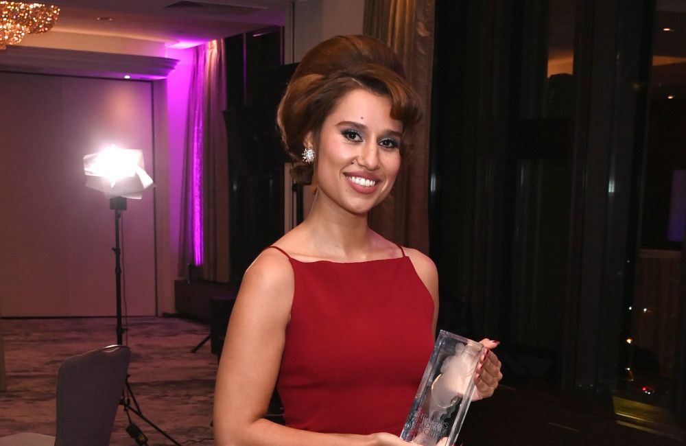 Raye-Neues-Album-f-hlt-sich-wie-Umarmung-an