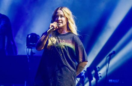 Alanis Morissette - The O2 June 2022 - Famous BangShowbiz