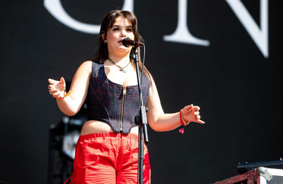 Lola Young - August 2022 - Famous - All Points East Festival BangShowbiz