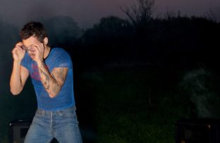 Harry Styles - Kiss All The Time Disco Occasionally Cover -JAN 2026 - Credit: Mike Navarra BangShowbiz