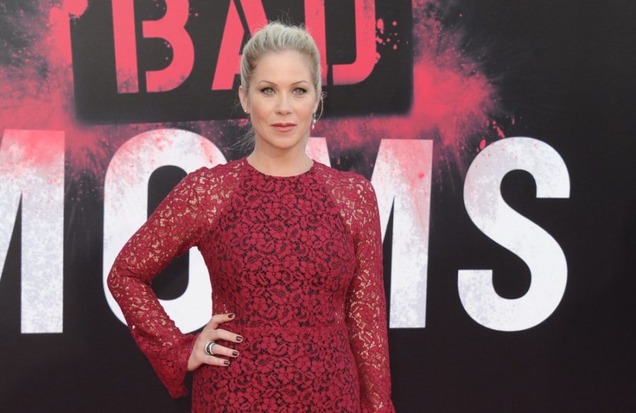 Bad Moms Premiere - Christina Applegate - Famous BangShowbiz