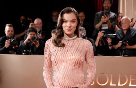 Hailee Steinfeld - 83rd Annual Golden Globe Awards - Arrivals - Getty BangShowbiz
