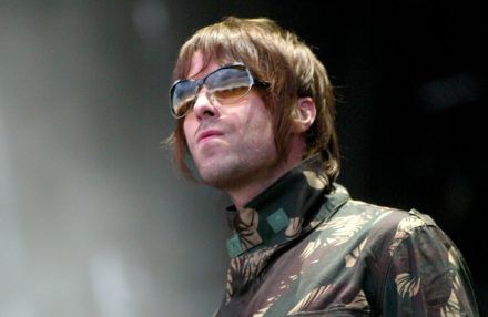 Oasis - Liam Gallagher - AVALON - T In The Park 2002 BangShowbiz