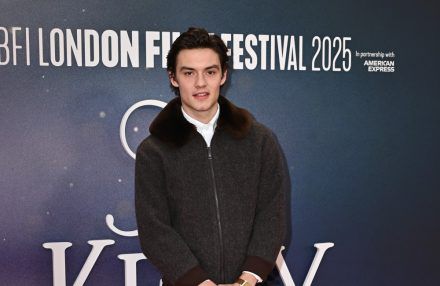 Louis Partridge - Oct 25 - Famous - Jay Kelly UK premiere BangShowbiz