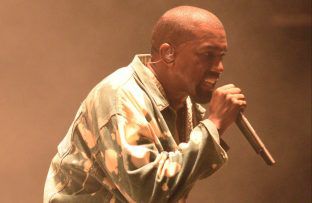 Kanye West - 2015 - Glastonbury - Getty BangShowbiz