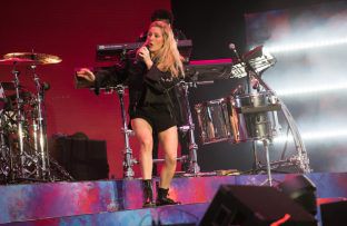 Ellie Goulding - V Festival - Hylands Park, Chelmsford, Aug 17 - Photoshot BangShowbiz