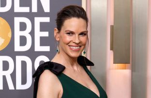 Hilary Swank - Golden Globes 2023 - Getty BangShowbiz