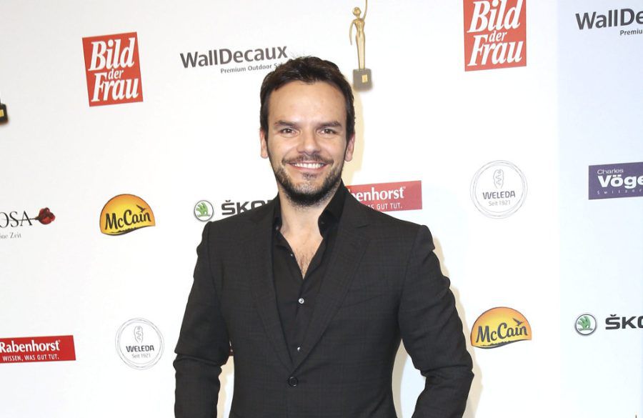 Steffen Henssler / bei der Verleihung der Goldenen Bild der Frau 2015 im Stage Operettenhaus Hamburg / Uli Glockmann/ Geisler-Fotopress / 29/10/2015 BangShowbiz