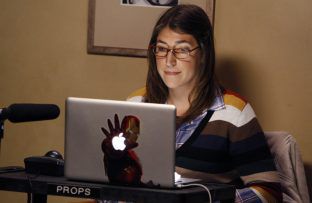 Mayim Bialik as Amy Farrah Fowler in The Big Bang Theory - SKY BangShowbiz